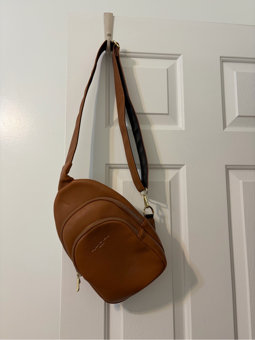 Minicat Women’s Brown Pebbled Crossbody Bag Zip Closure Adjustable Strap Gold